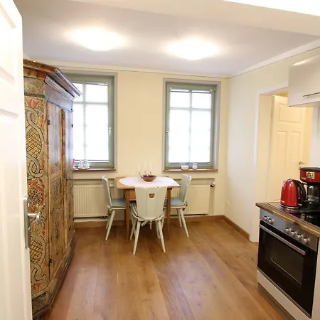 Goldener Hirsch Apartahotel *