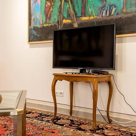 Goldener Hirsch Apartahotel *